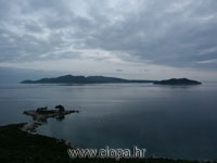 Ruda (lijevo u pozadini Lopud)